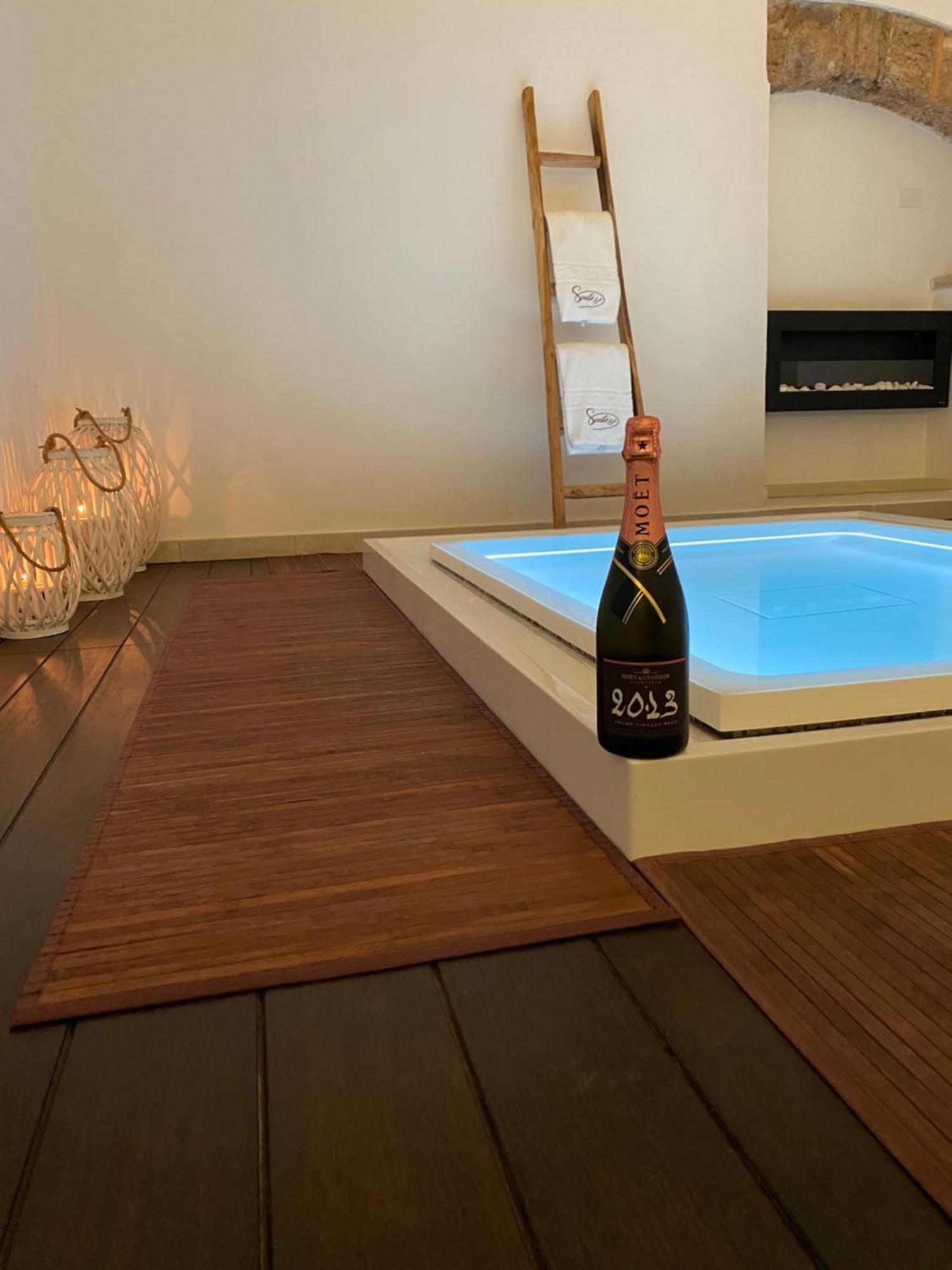 Suite87 Mesagne Eksteriør bilde